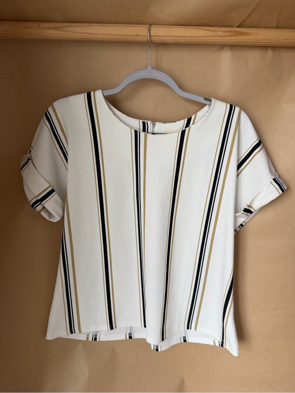 MELLODAY White Short Sleeve Top with Black and Tan Stripes